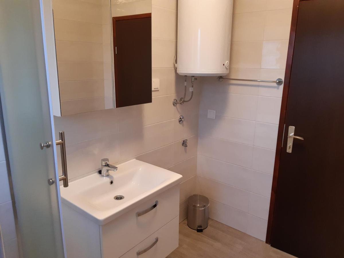 Apartman Helena Слуни Экстерьер фото